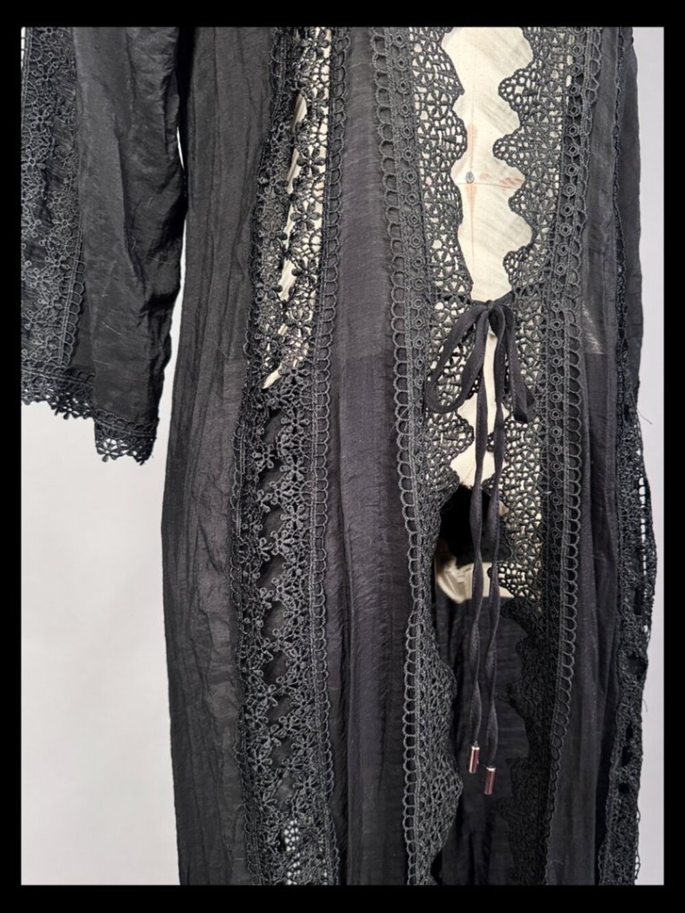 Black Sheer Gauze Guipure Lace Trim Duster Cover-Up Tie Front Size Small - Picture 4 of 4
